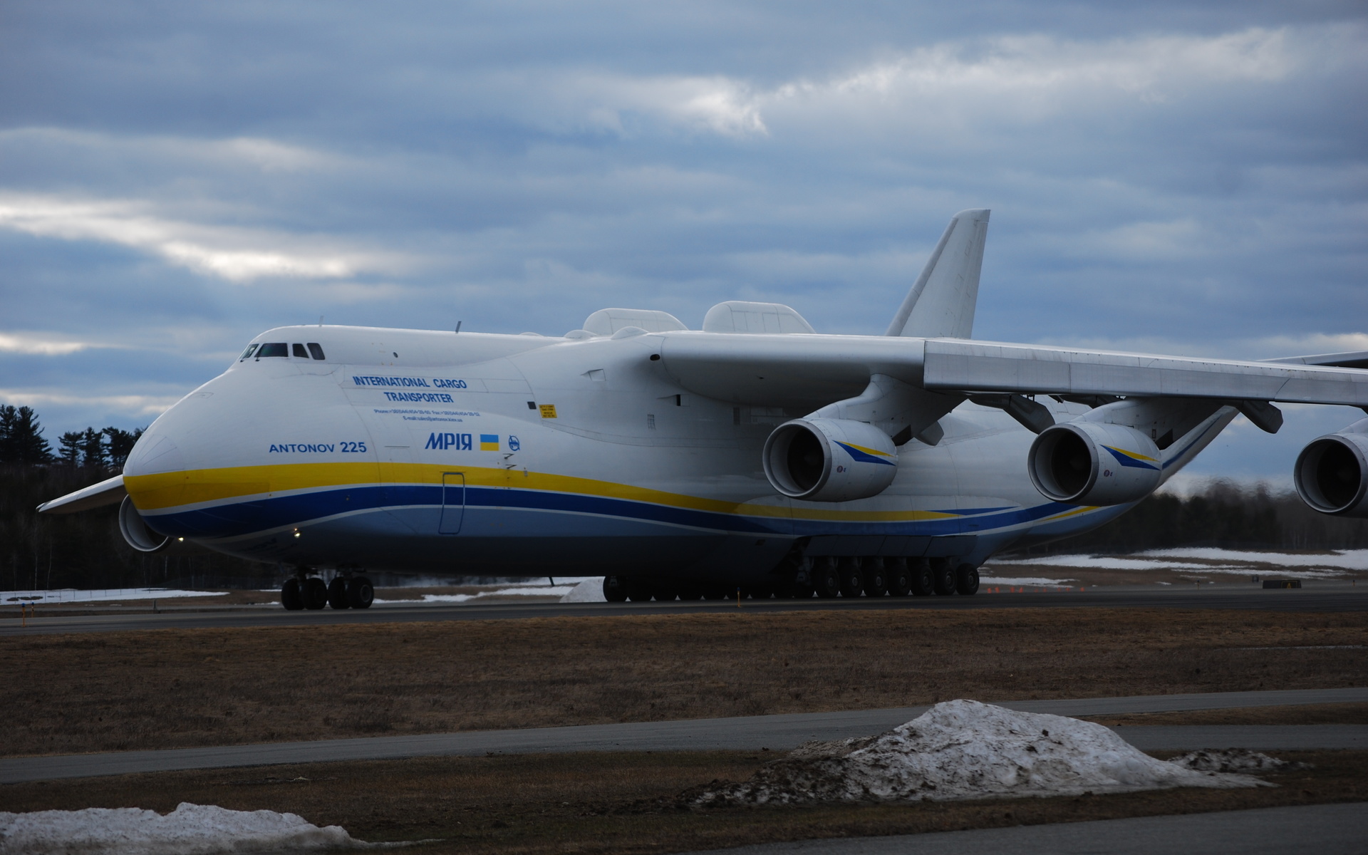 an 225, ан-225, mriya, dream, мрия, самолёт, большой, грузовой, украина (252), вес 590 тонн, грузоподъемность 254 тонны, скорость 762 км, синий, желтый, антонов, antonov, bangor