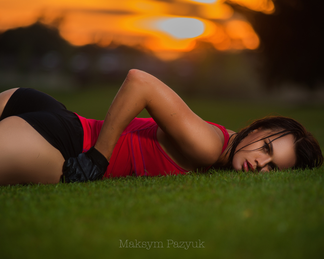 women, model, brunette, ass, shorts, gloves, women outdoors, sunset, grass, looking at viewer, wet hair, wet body, water drops, portrait