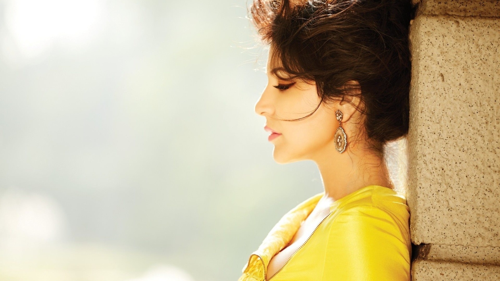 anushka sharma, face, girl, eyes, brunette, , actress, pretty, hair, sexy, , celebrity, bollywood, pose, beauty, cute, , model, indian, , lips, beautiful