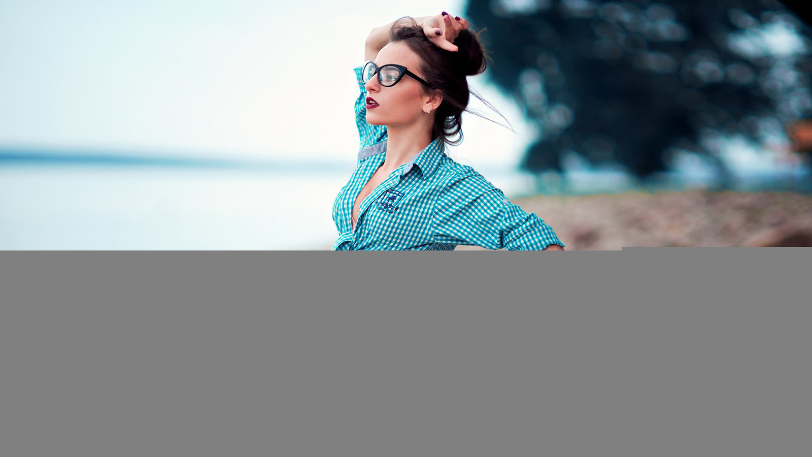 margarita shnitman, women, shorts, belly, depth of field, painted nails, shirt, glasses, women outdoors, women with glasses, looking away, , , , , 