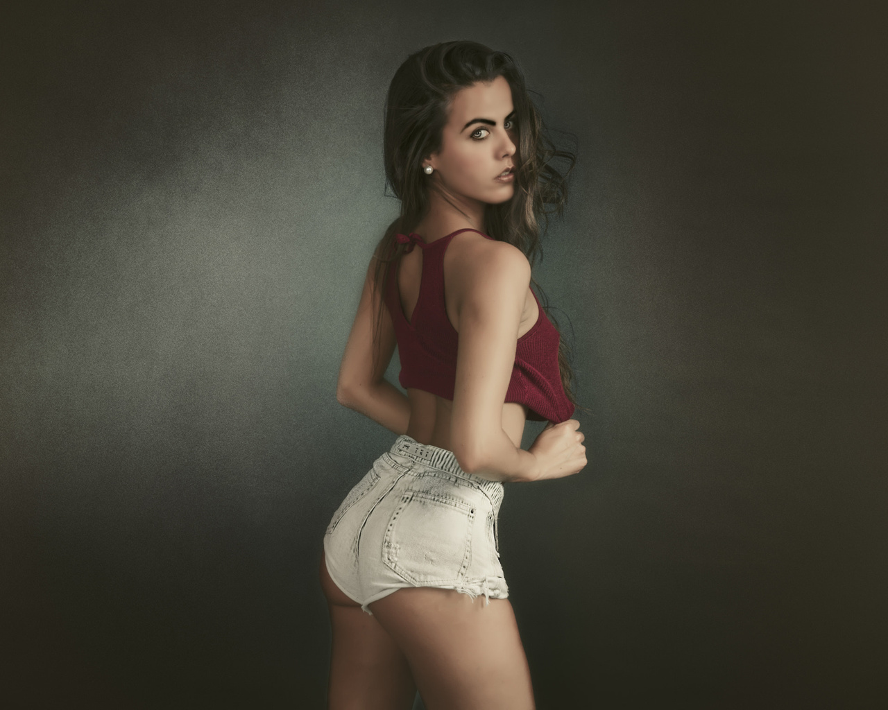 women, ass, jean shorts, tanned, simple background, portrait