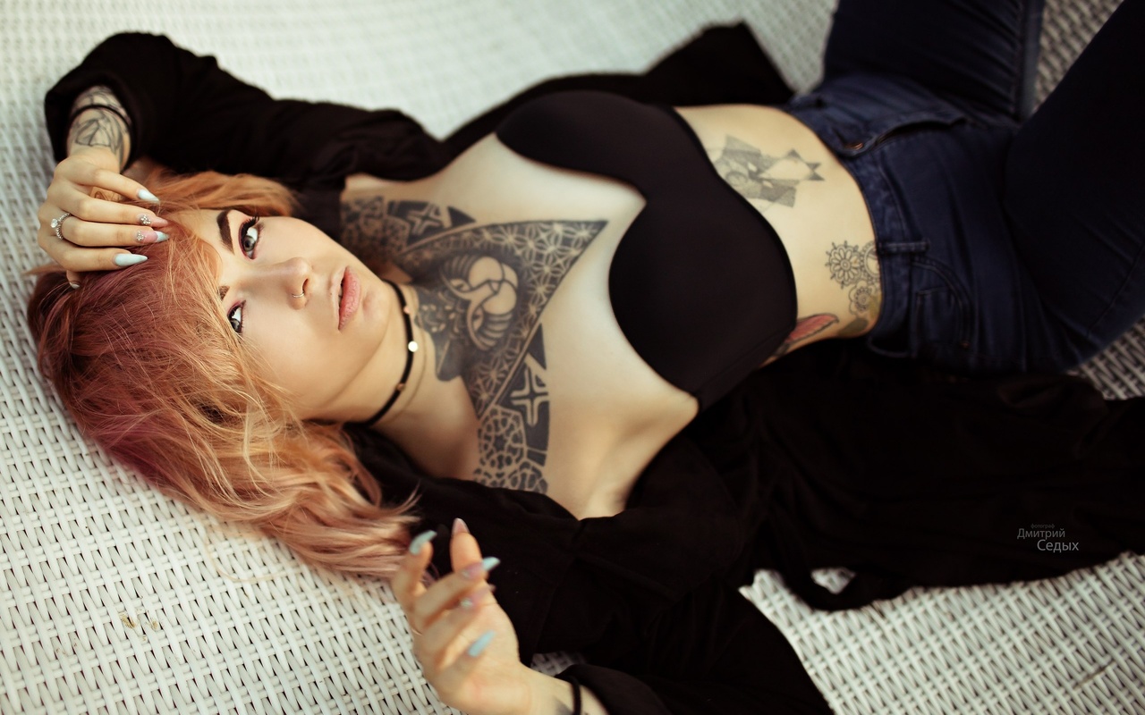 women, portrait, tattoo, choker, dyed hair, lying on back, jeans, black bras, nose rings