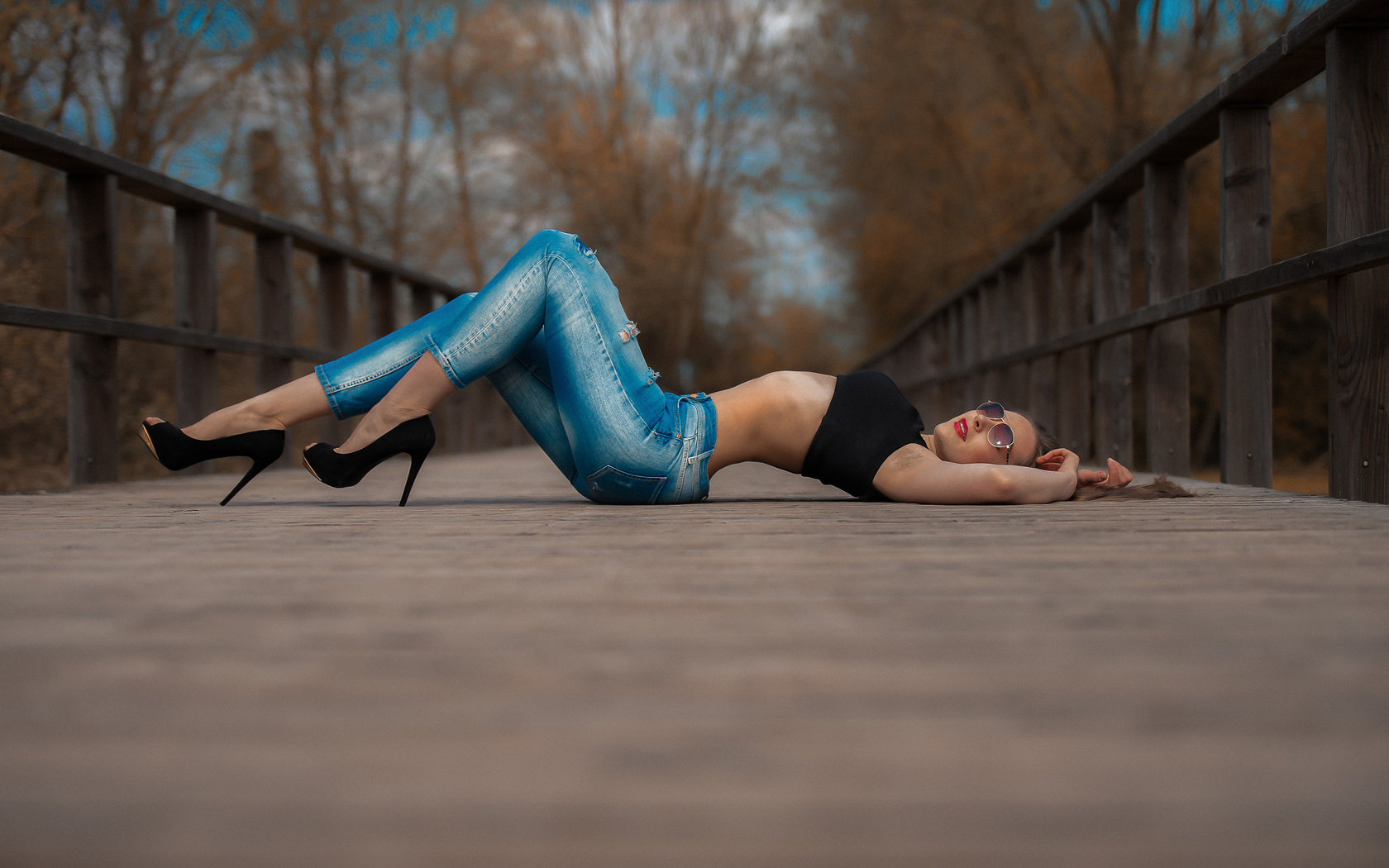 women, on the floor, lying on back, sunglasses, jeans, tanned, arched back, red lipstick, depth of field, torn jeans, women outdoors, armpits, closed eyes, , , 