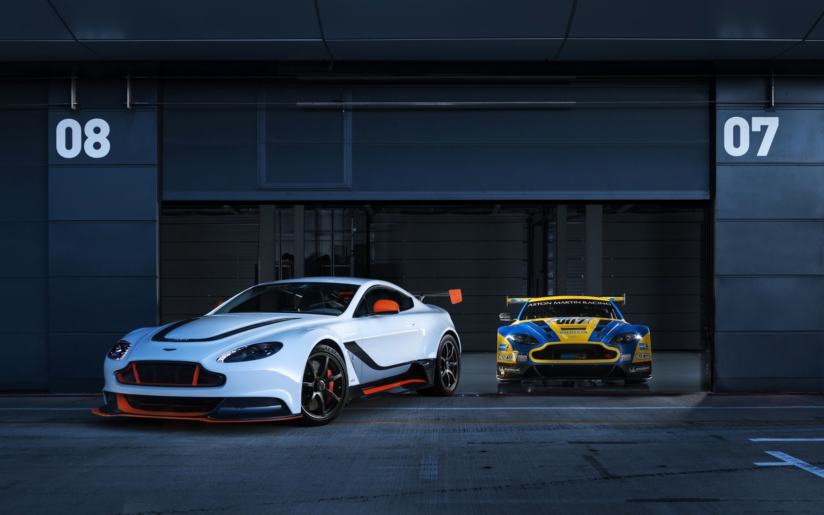 aston martin, vantage