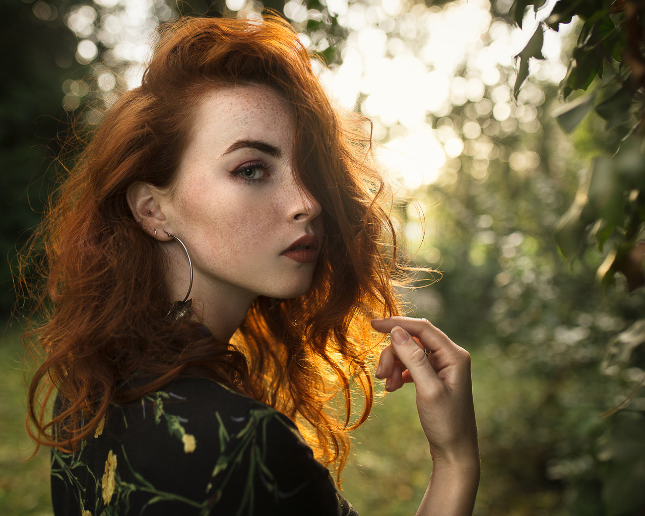 women, portrait, face, redhead, depth of field, women outdoors, freckles, vincent chassin