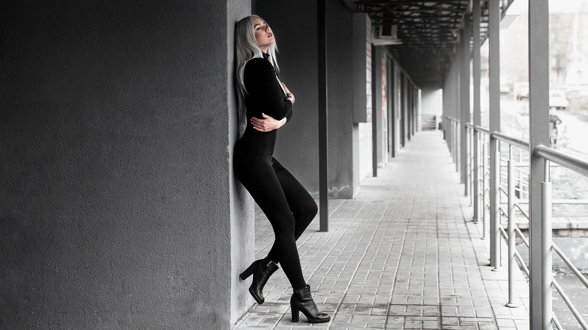 women, high heels, black clothing, selective coloring, arms crossed, closed eyes, white hair