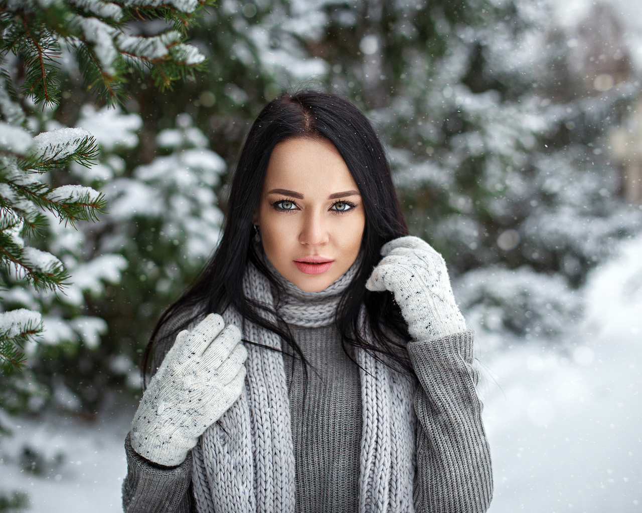 angelina petrova, women, model, gloves, snow, depth of field, black hair, sweater, women outdoors, portrait