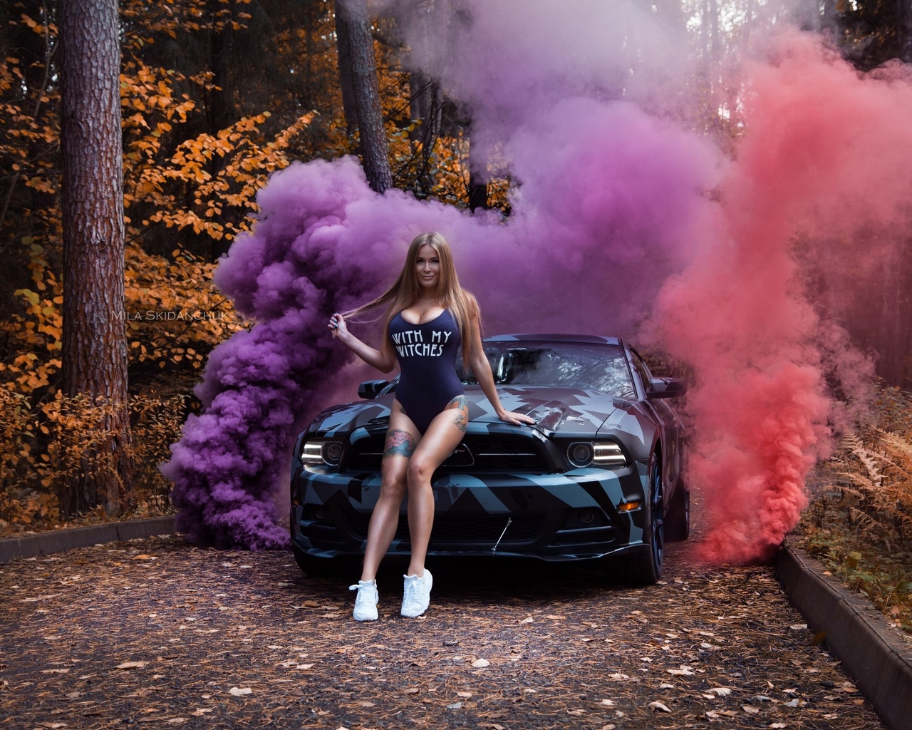 women, monokinis, tanned, tattoo, long hair, smoke, sneakers, women outdoors, women with cars, smiling, painted nails, trees