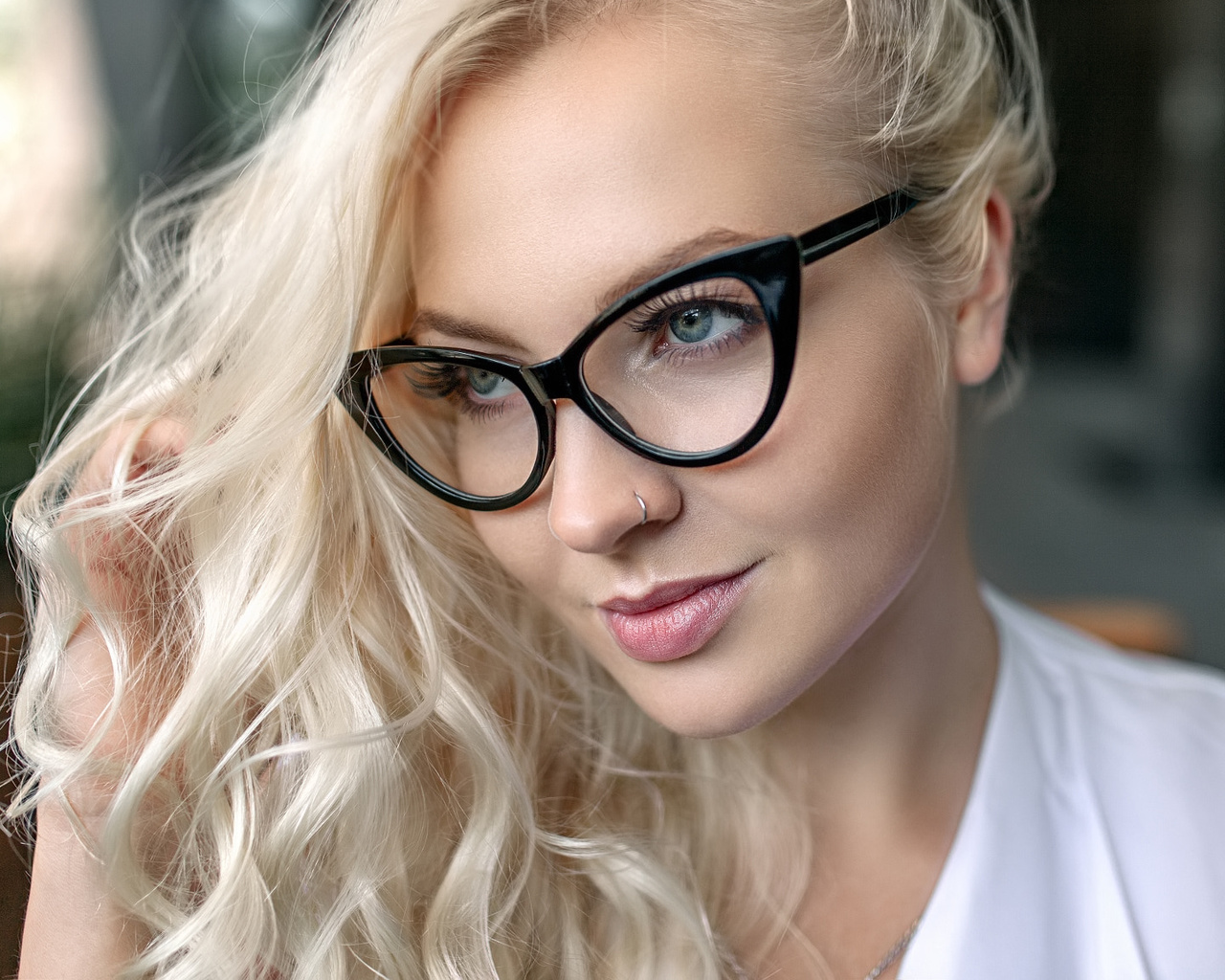 women, blonde, looking away, nose rings, bokeh, women with glasses, 500px