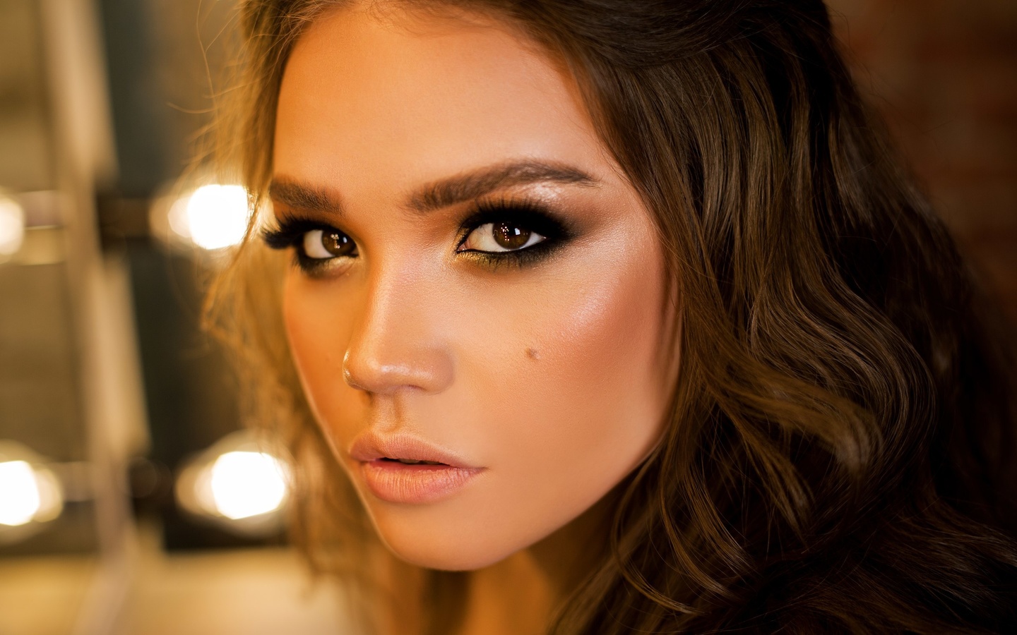 women, face, portrait, light bulb, makeup, depth of field, looking at viewer, pink lipstick, eyeliner, smoky eyes, brunette