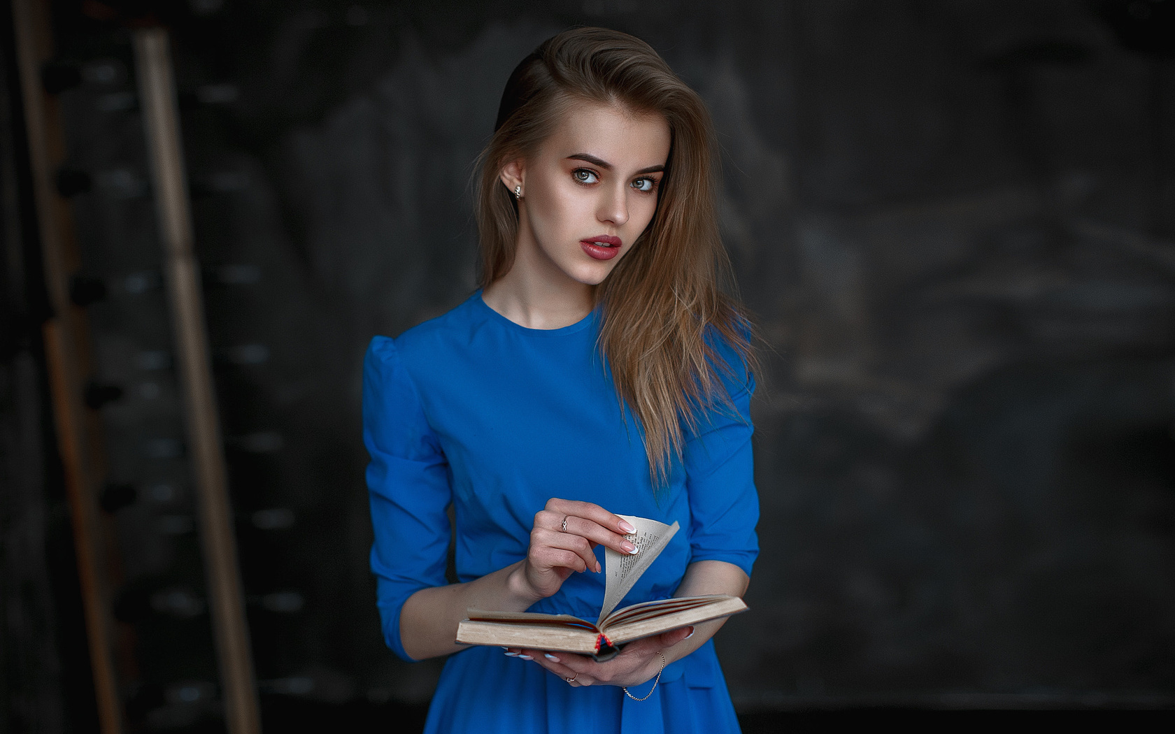 women, blonde, portrait, blue dress, books, red lipstick