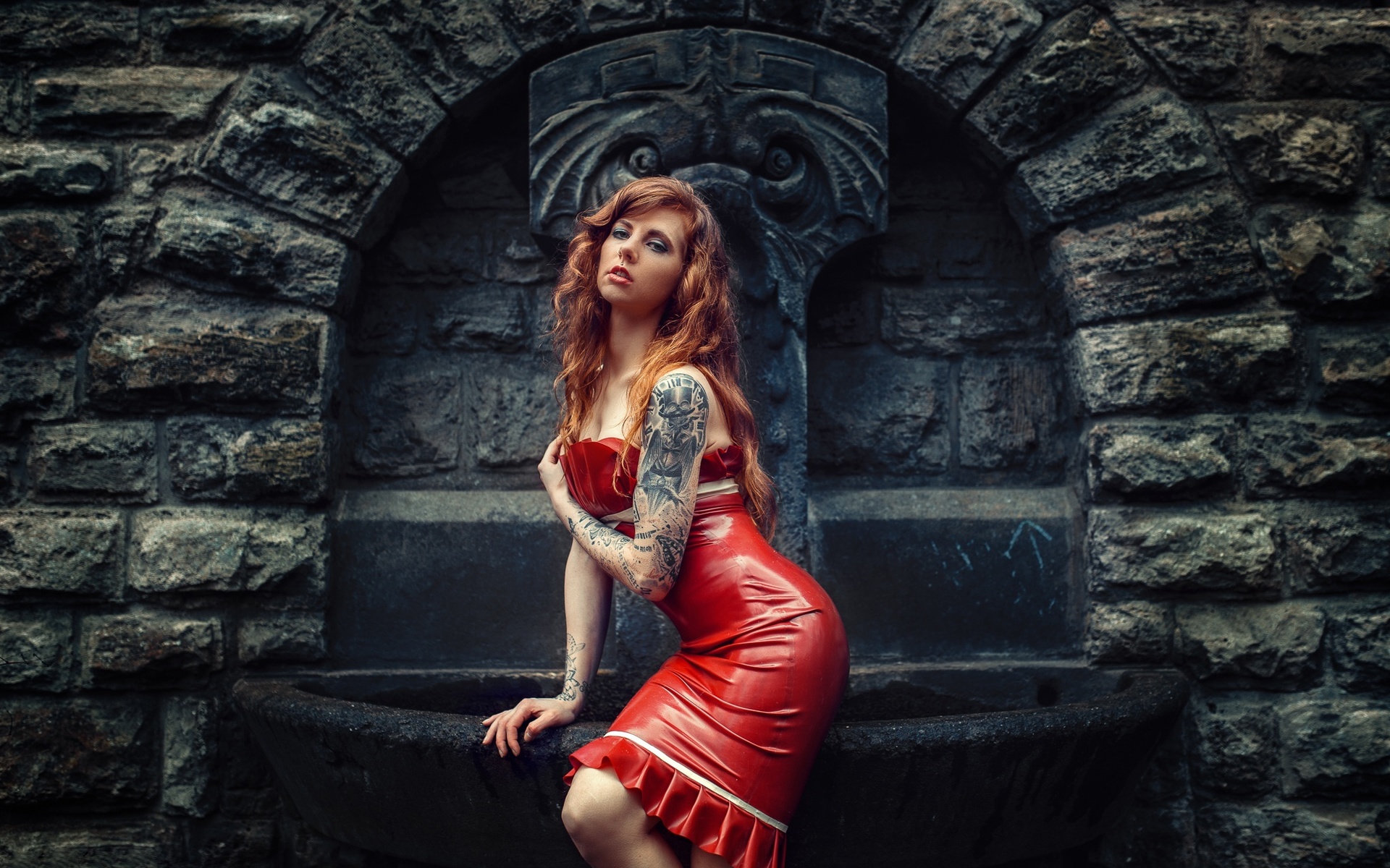 model, fountain, tattoo, redhead, girl, red dress, latex, red, julia wendt, style, pose