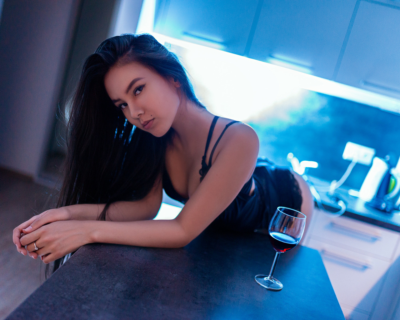 women, portrait, kitchen, body lingerie, drinking glass, black lingerie