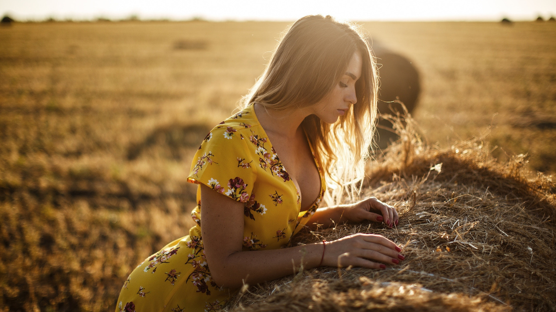 women, hay, red nails, yellow dress, blonde, women outdoors, cleavage, portrait