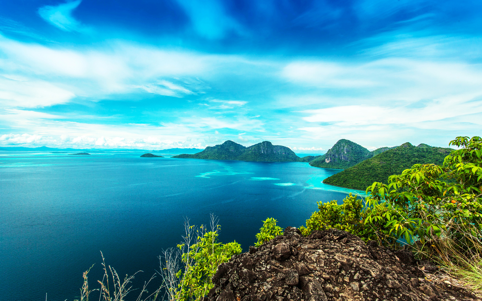 sea, the sky, clouds, trees, mountains, tropics, stones, rocks, coast, horizon, the bushes, the view from the top, malaysia, bohey dulang island