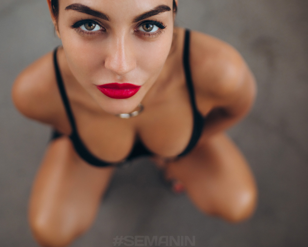 women, black dress, red lipstick, tight dress, squatting, face, aleksandr semanin