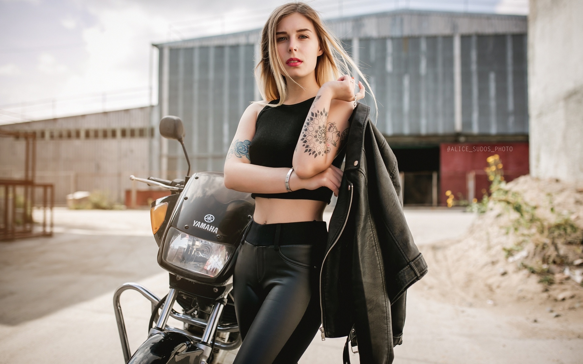 women, blonde, black clothing, tattoo, portrait, women with motorcycles, women outdoors, belly, yamaha, nose ring, leather jackets