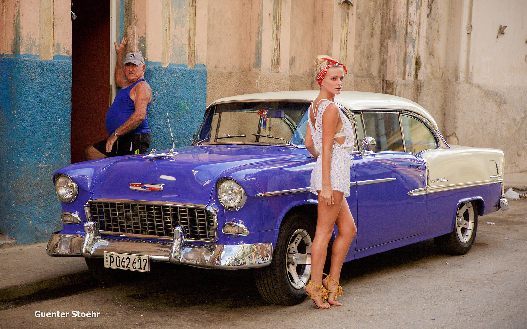 chevrolet camaro, girl, wall, house, sexy, dress, legs, photography, photo, photographer, model, man, blonde, body, cuba, old man