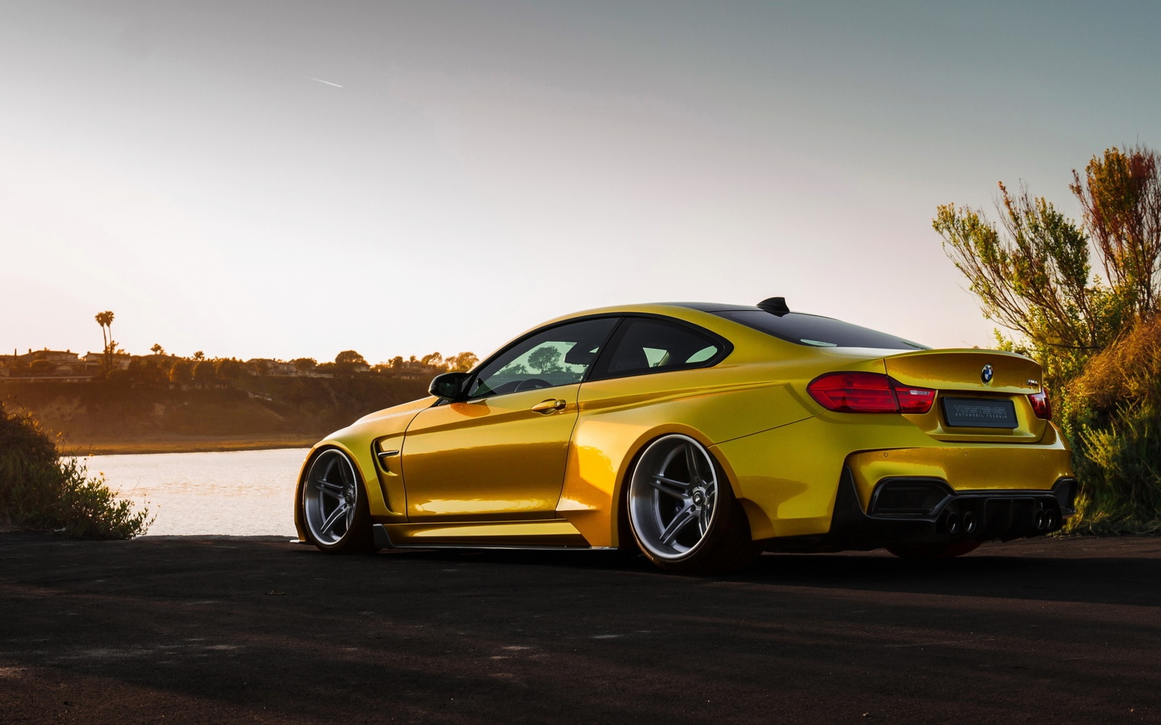 bmw, m4, vorsteiner, gold