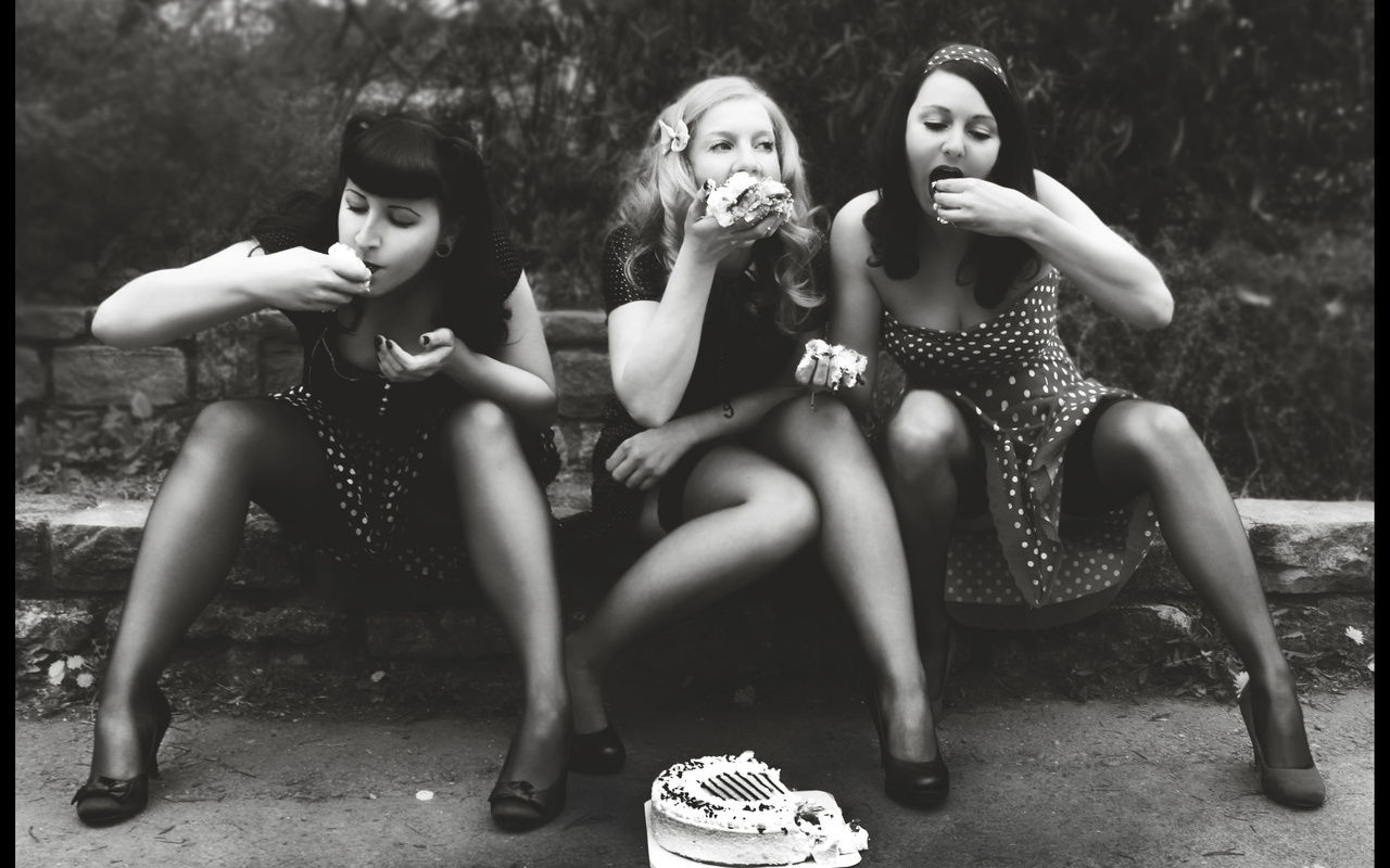 white, black, old, monochrome, model, portrait, nature, sitting, bow, photography, dress, dots, cake, vintage