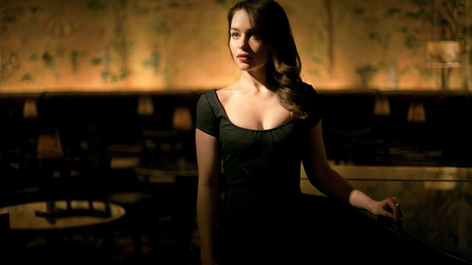  , emilia clarke, 