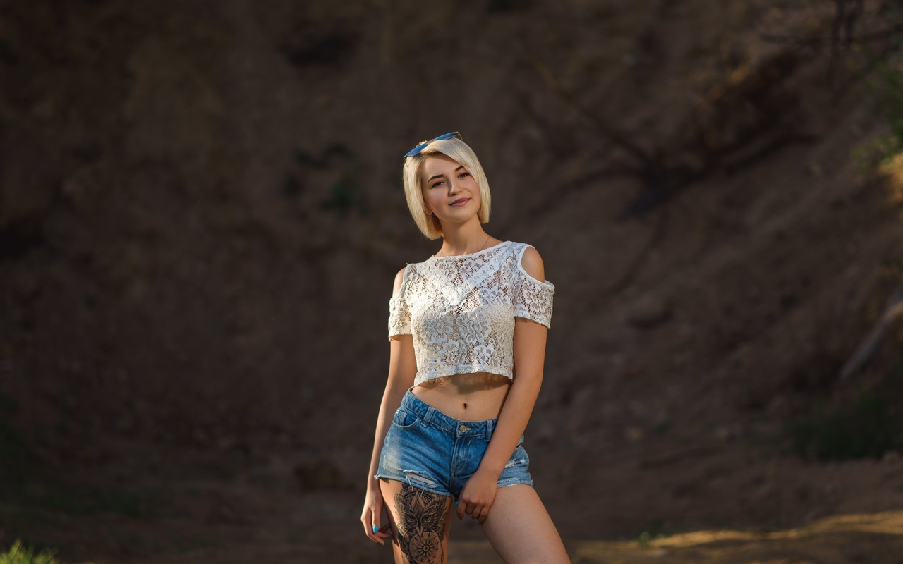 women, sunglasses, tattoo, jean shorts, smiling, women outdoors, belly, blonde, short hair, painted nails, dmitry medved ,  , 