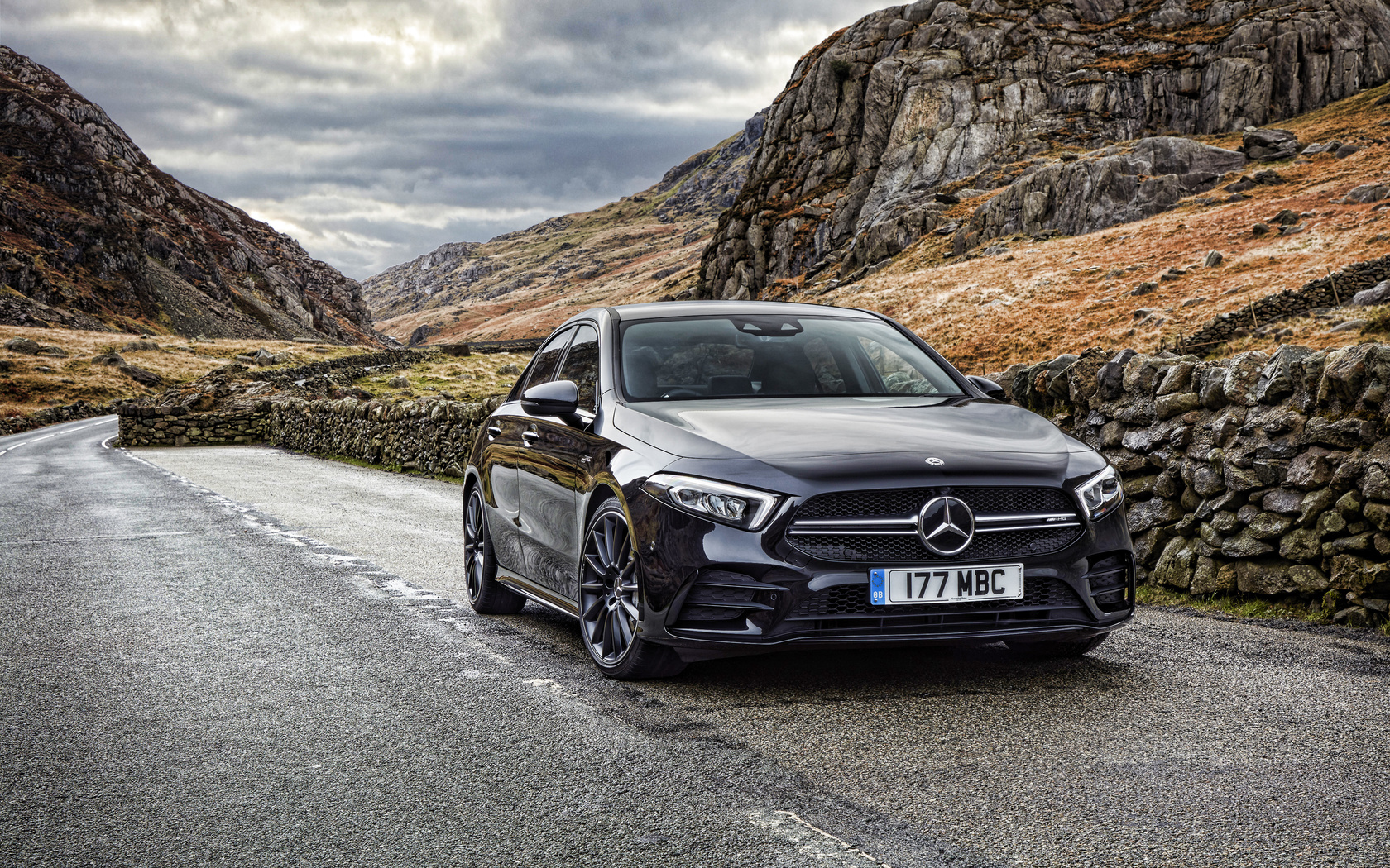 mercedes-amg a 35 sedan, 4k, v177, 2019 cars, uk-spec, mercedes-benz a-class sedan, german cars, mercedes