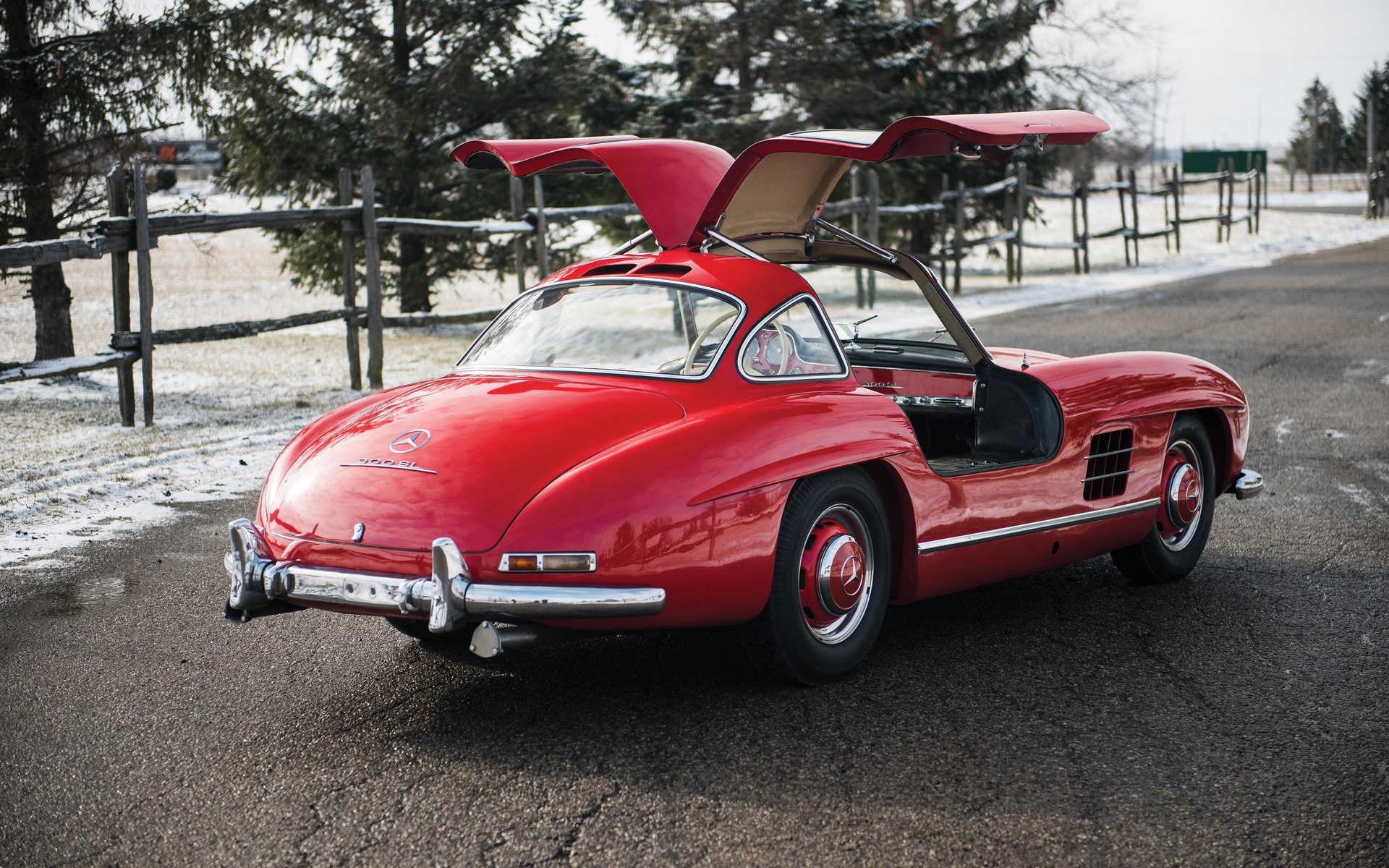 1950s mercedes, 300sl, gullwing sells, for, 830, 000