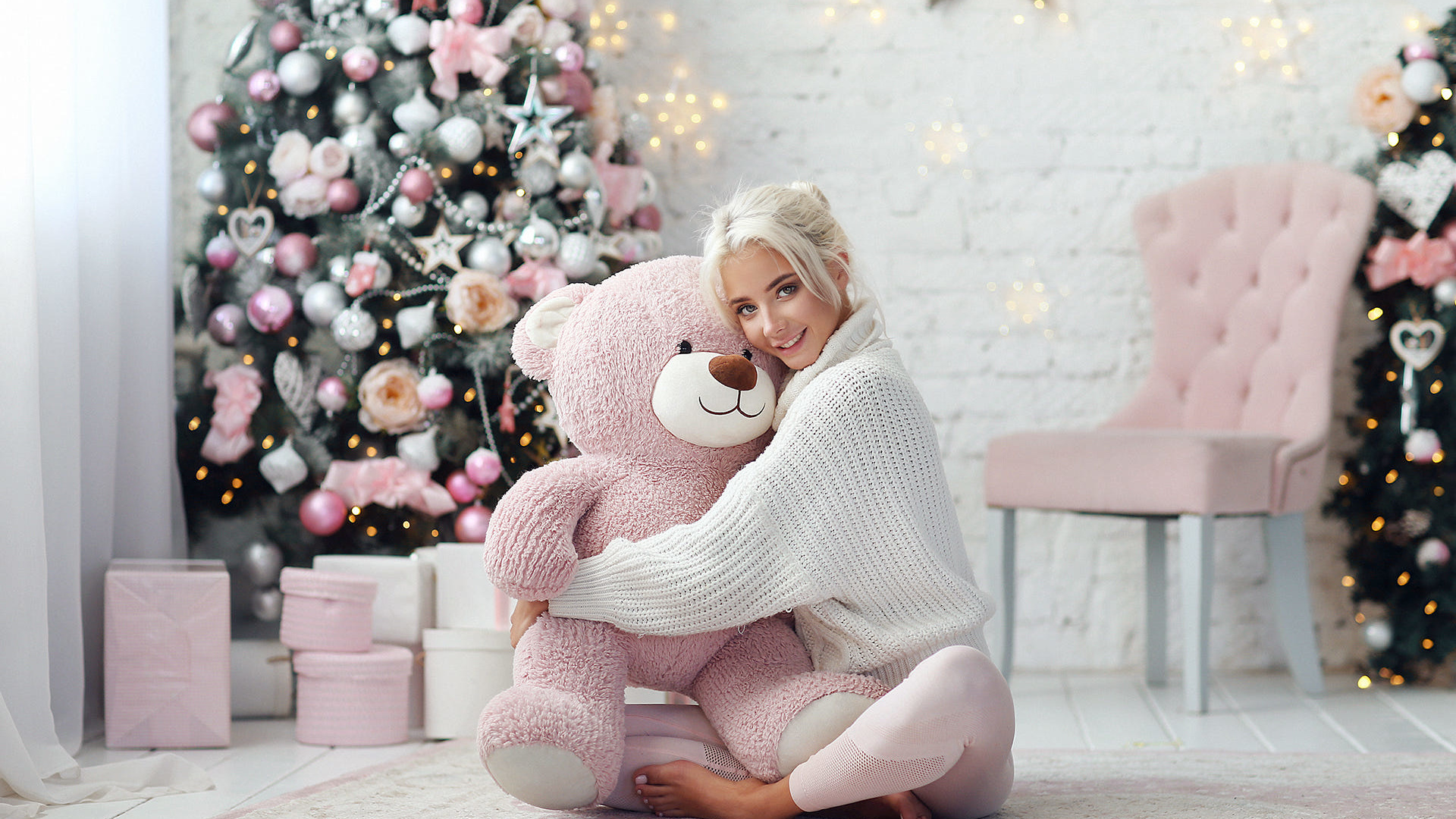 women, katerina shiriaeva, hairbun, dmitry arhar, christmas tree, smiling, teddy bears, chair, presents, on the floor, white sweater, brunette, christmas, women indoors, ,  