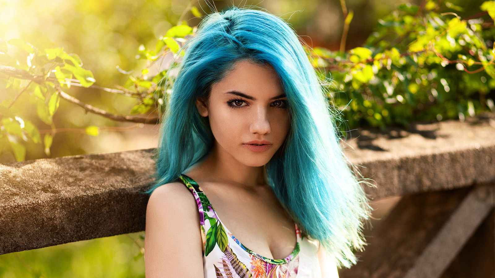 women, delaia gonzalez, dyed hair, blue hair, face, portrait, women outdoors