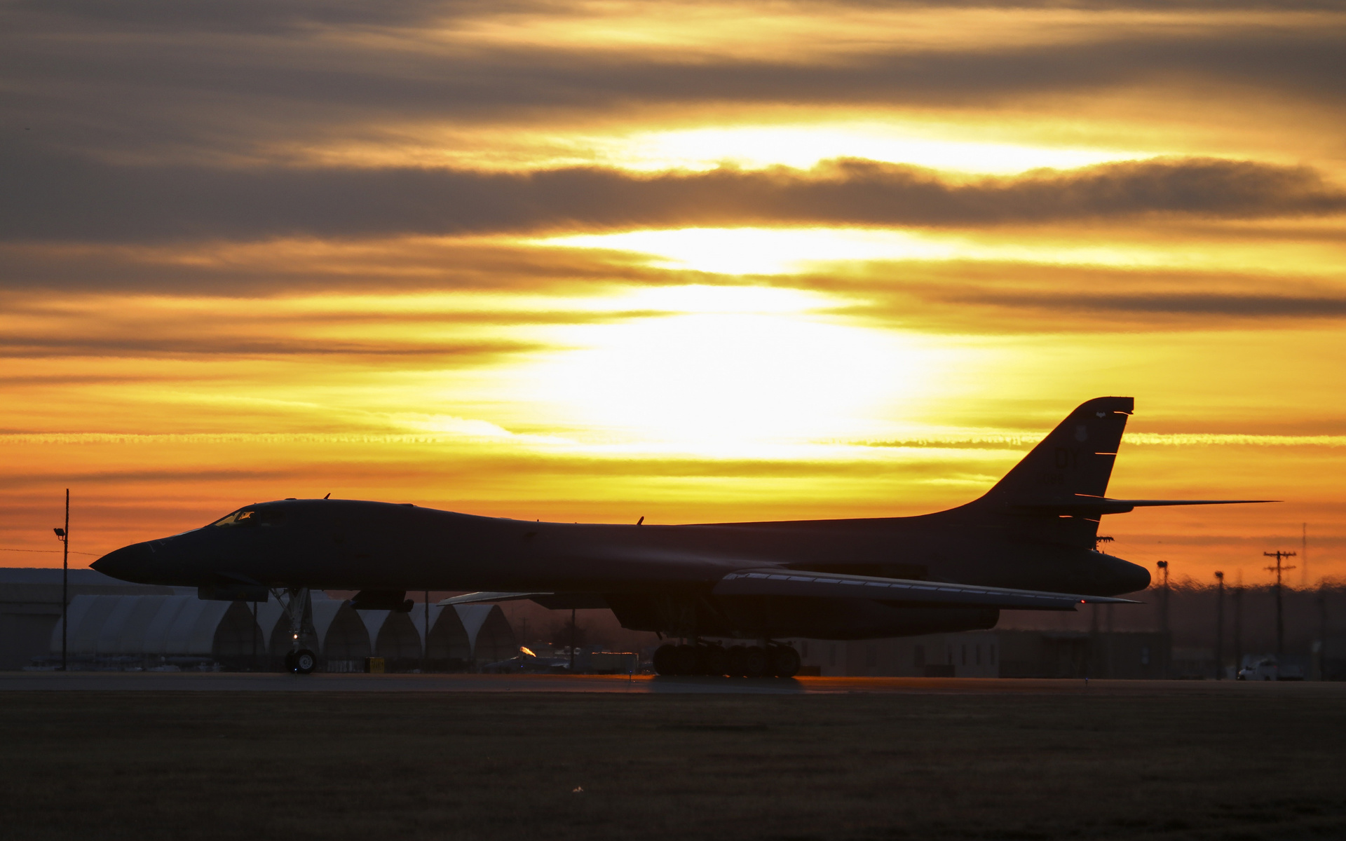 rockwell b-1 lancer, b-1b, supersonic strategic heavy bomber, united states air force, evening, sunset, military airfield