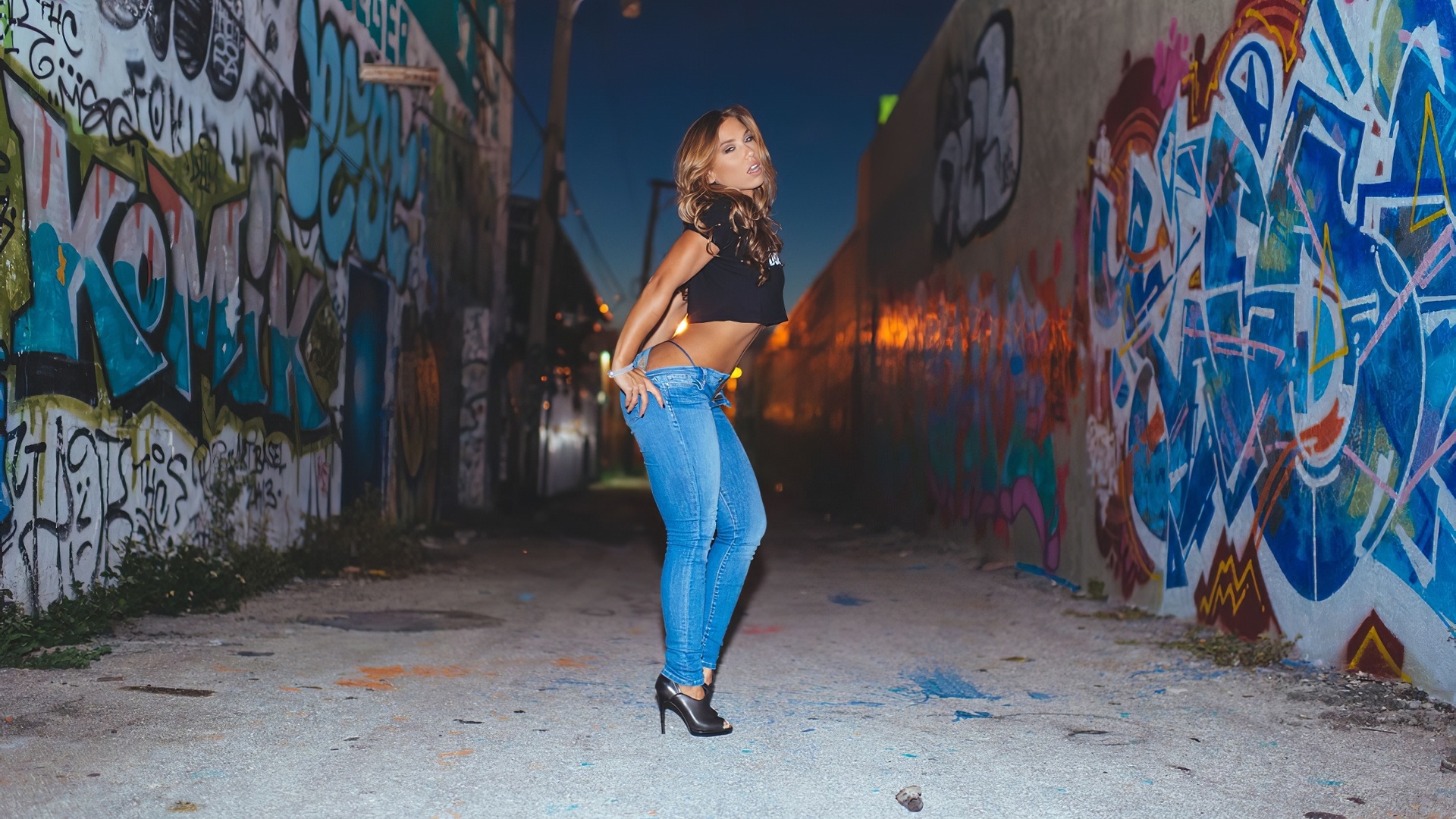 nicole mejia, beautiful, girl, ass, panties, thong, model, hot, street, jeans, graffiti, brunette, night