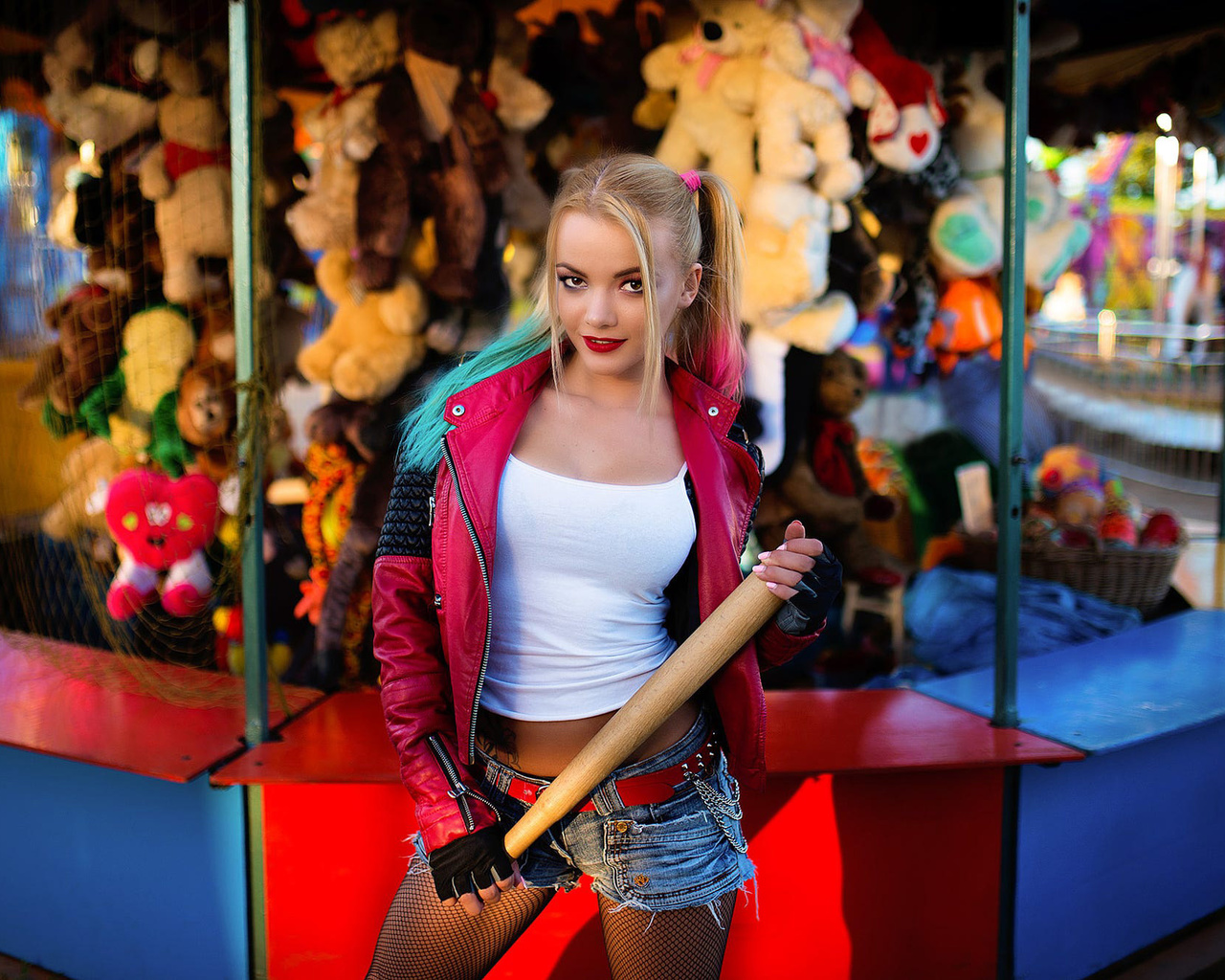 harley quinn, joker, batman, blonde, jeans shorts, model, girl, bate, cosplay, fair