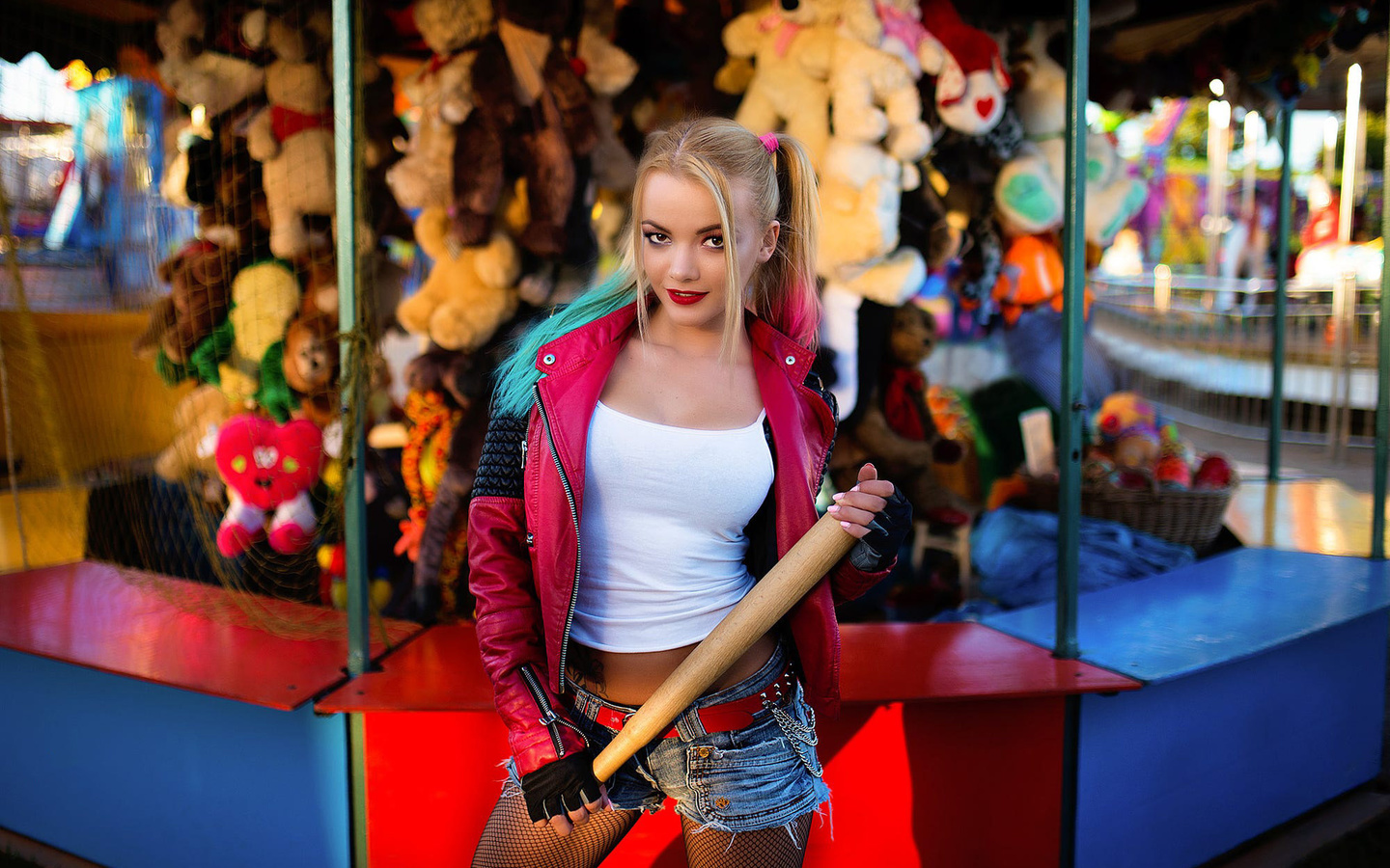 harley quinn, joker, batman, blonde, jeans shorts, model, girl, bate, cosplay, fair