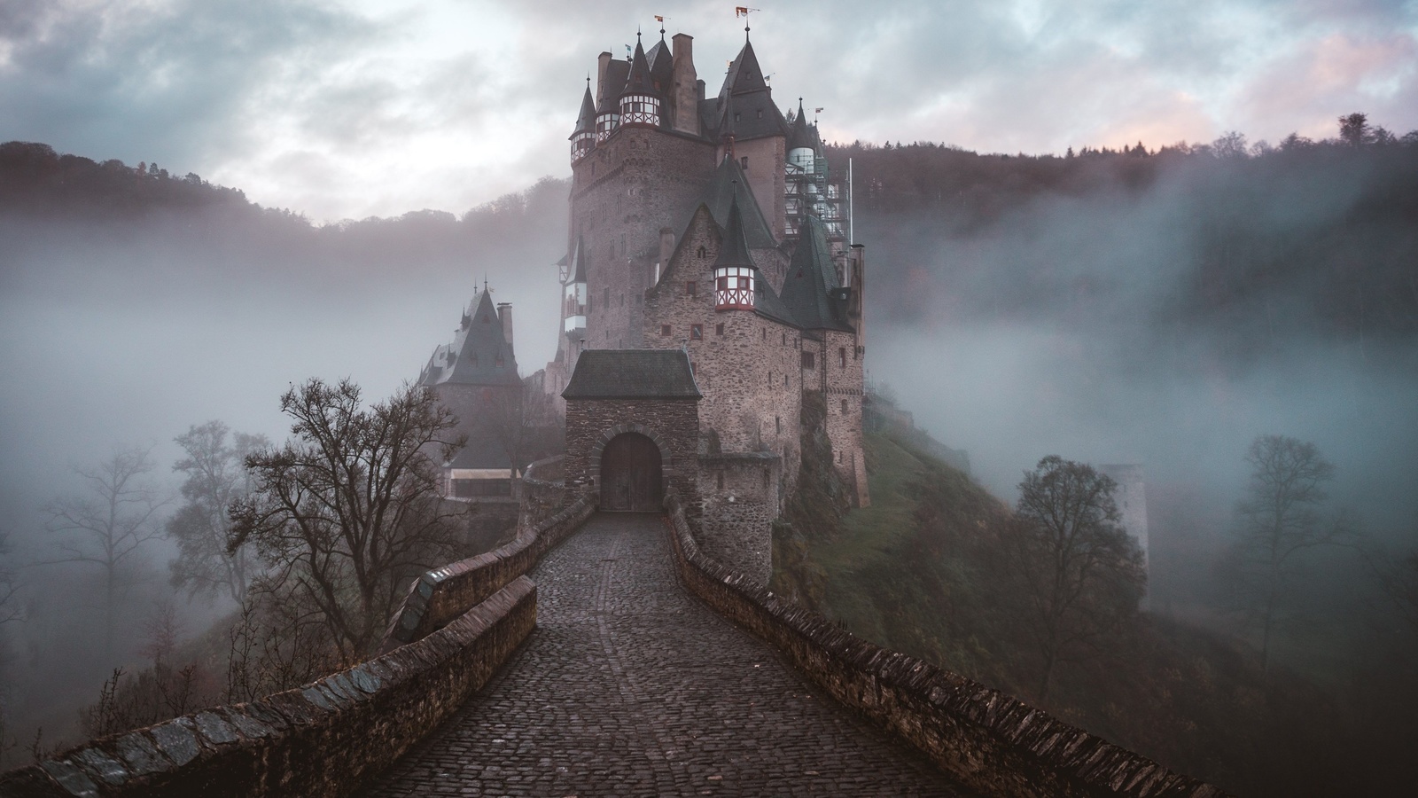 eltz castle, wierschem, medieval castle, germany