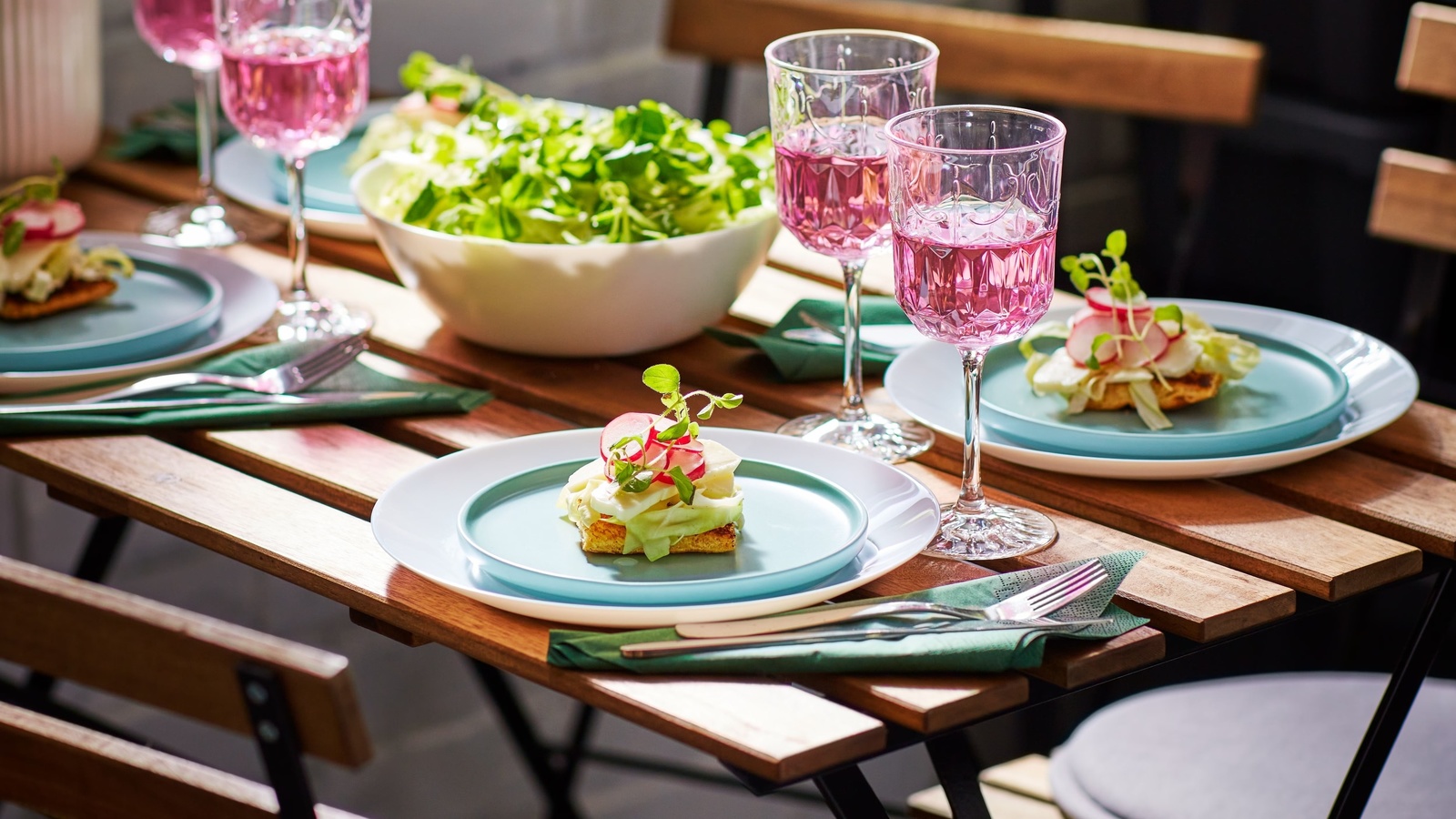 delicious spring lunch outdoors, ikea, colourful napkins, beautiful glasses, colourful tableware